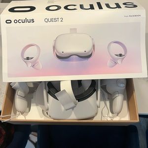 Oculus Quest 2 All-In-One VR Headset - 256 GB with Quest 2 Carrying Case White
